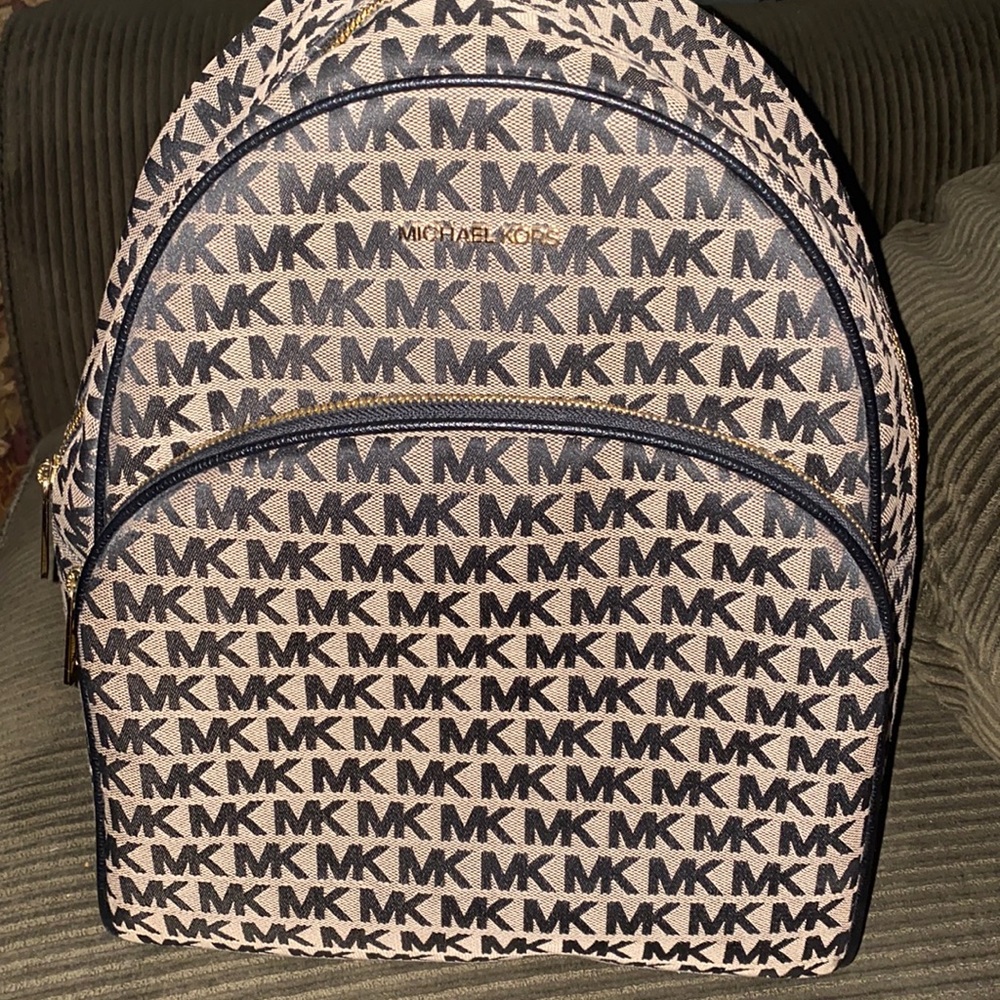 Micheal kors book bag purse